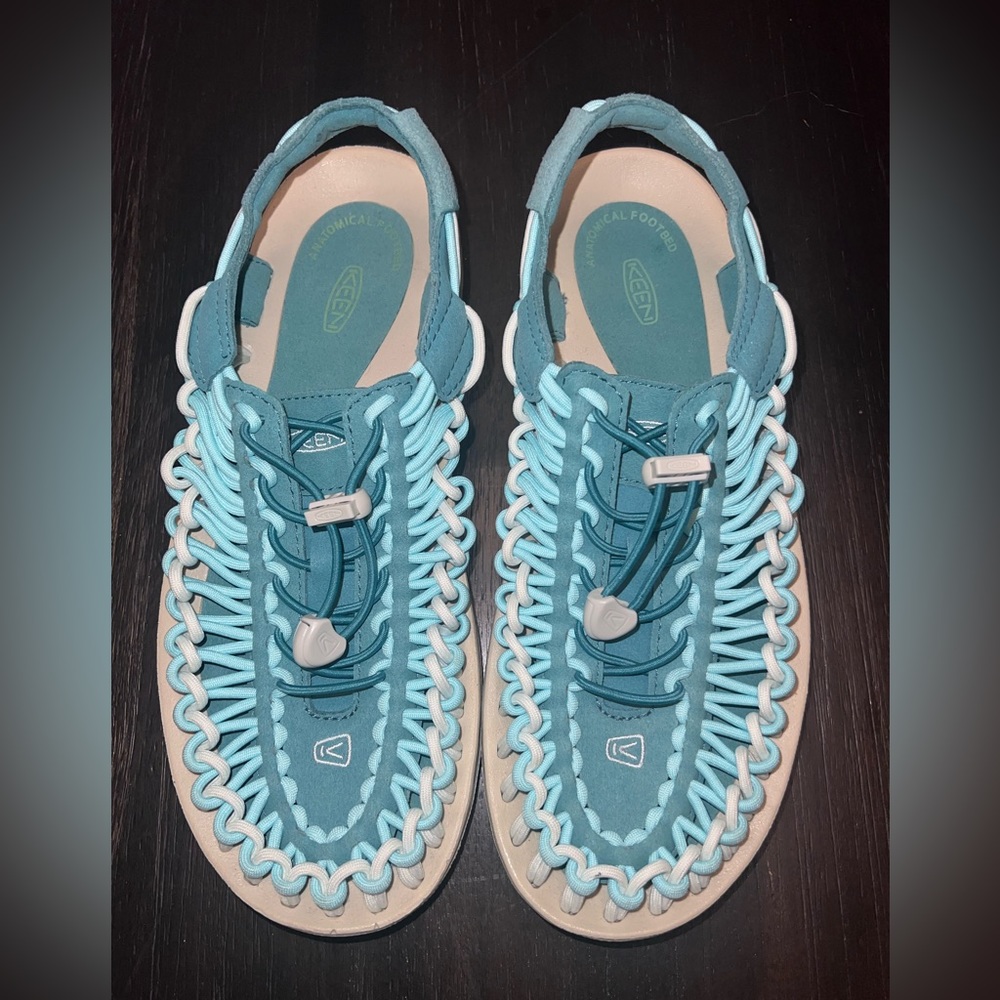 Keen Uneek para cord sandals
